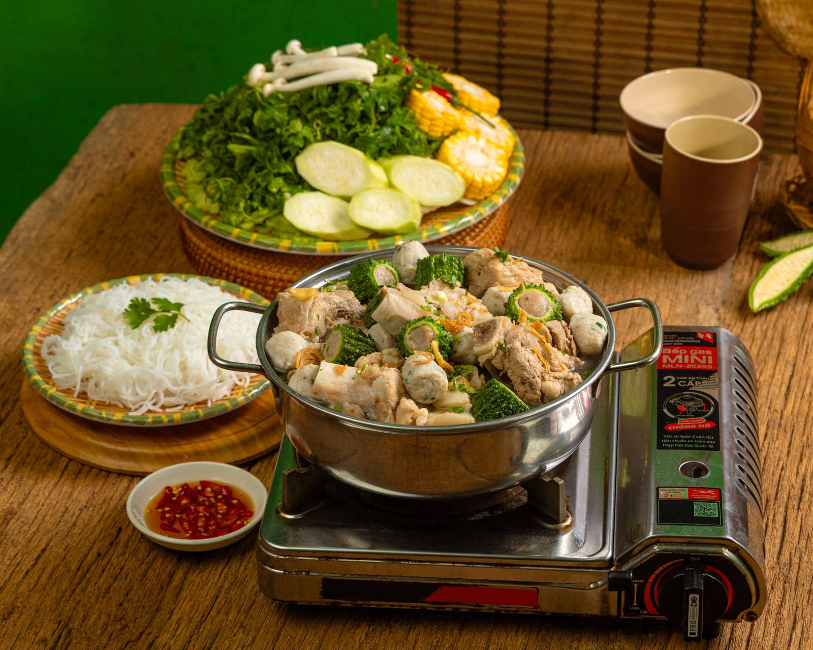 Lẩu xí quách lớn 1 Lẩu xí quách lớn